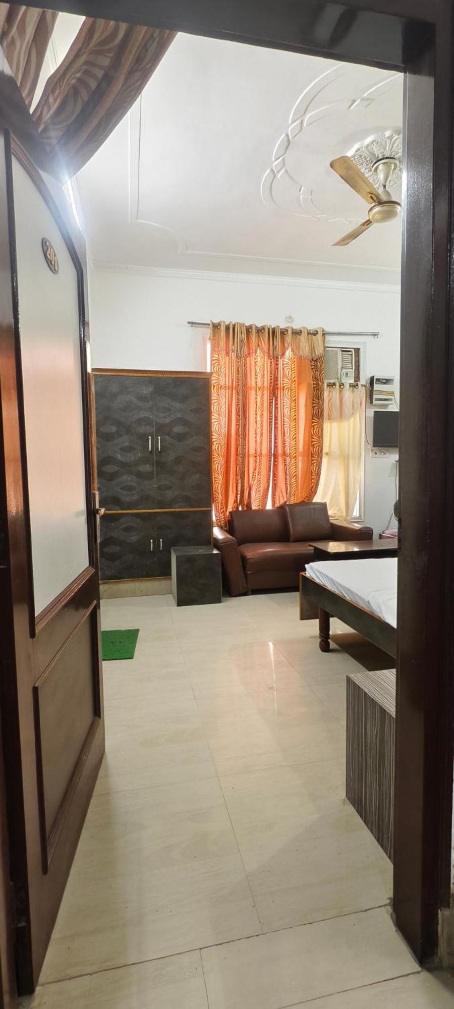 Surya Hotel Sirsa Luaran gambar